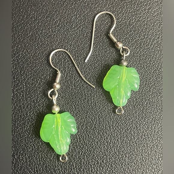 Green Leaf Earrings in Glass or Stone Silver tone Earwire 1.5" Light Dainty - Picture 1 of 5